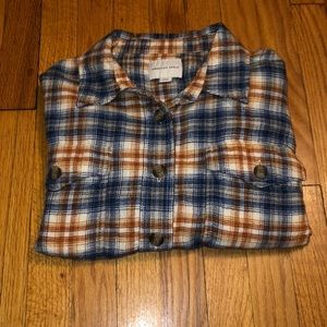 Long sleeve slightly cropped flannel